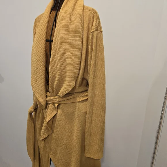 Cardigan - Picture 2 of 3